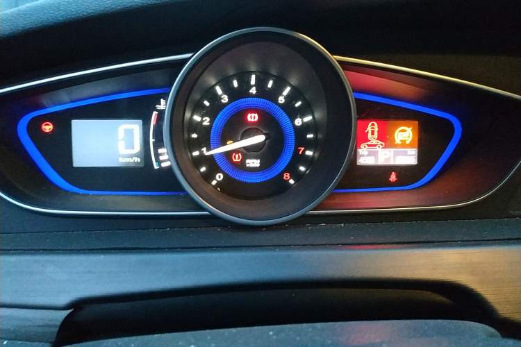 Used Roewe 550 2013 550D 1.8T Automatic Premium Edition Instrument Cluster