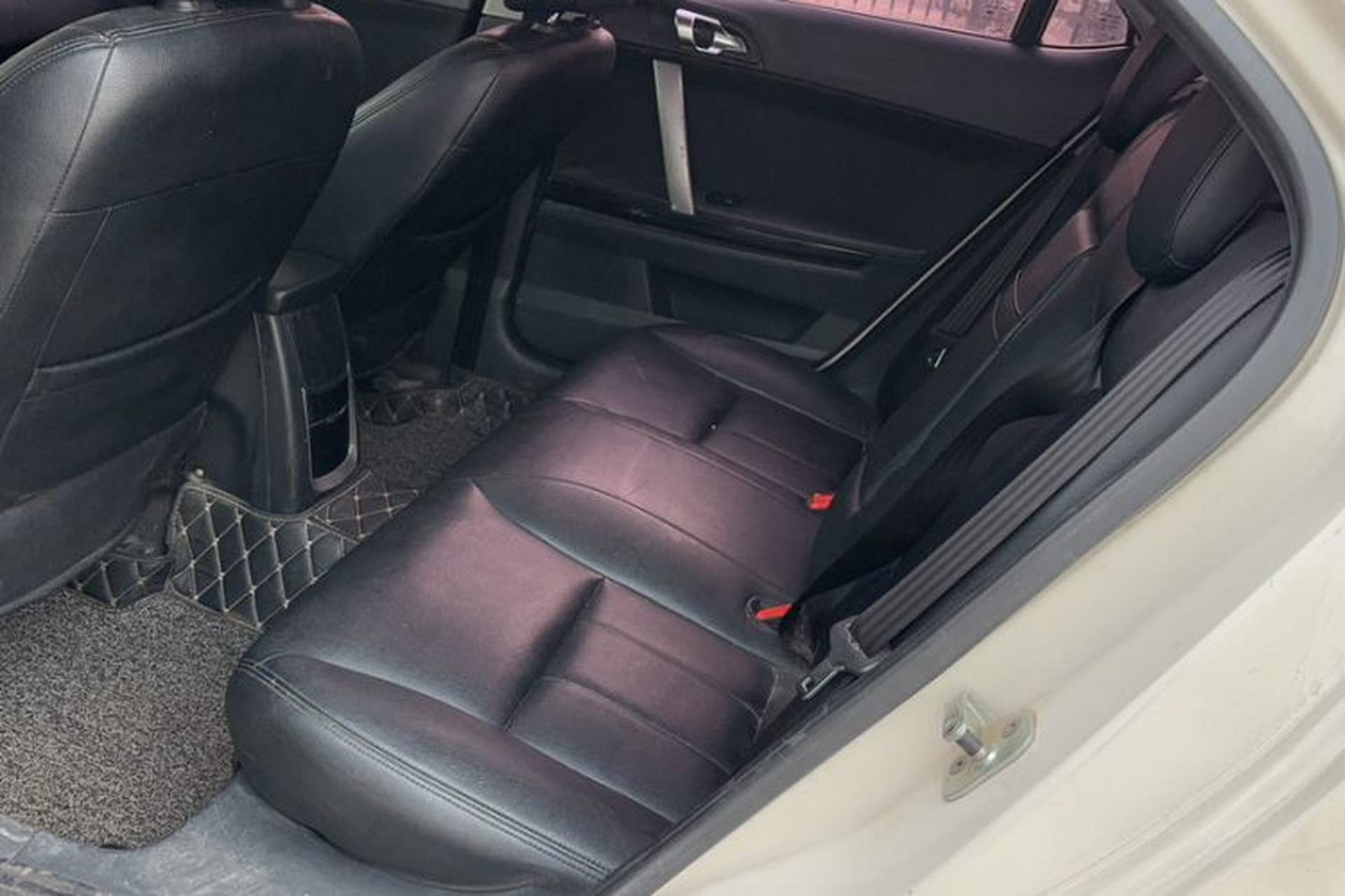 Used Roewe 550 2013 Classic Edition 550 1.8L Automatic Fashion Model Interior 3
