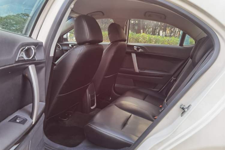 Used Roewe 550 2013 Classic Edition 550 1.8L Manual Fashion Model Left Rear Seat