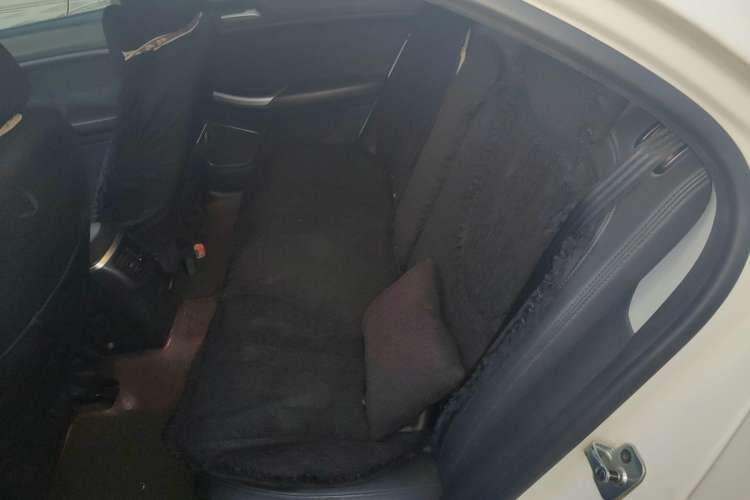 Used Roewe 550 2013 550D 1.8T Automatic Premium Edition Left Rear Seat