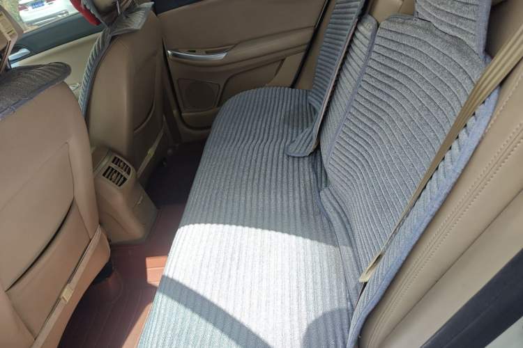Used Roewe 550 2013 550D 1.8T Automatic Premium Edition Left Rear Seat