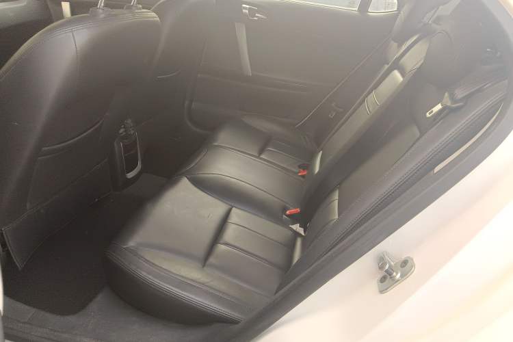 Used Roewe 550 2013 Classic Edition 550 1.8L Automatic Luxury Model Left Rear Seat