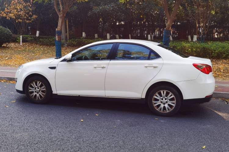 Used Roewe 550 2013 Classic Edition 550 1.8L Manual Fashion Model Left Side