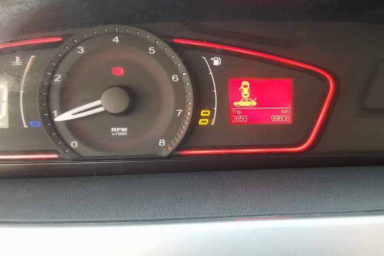 Used Roewe 550 2013 Classic Edition 550 1.8L Manual Fashion Model Odometer Close Up