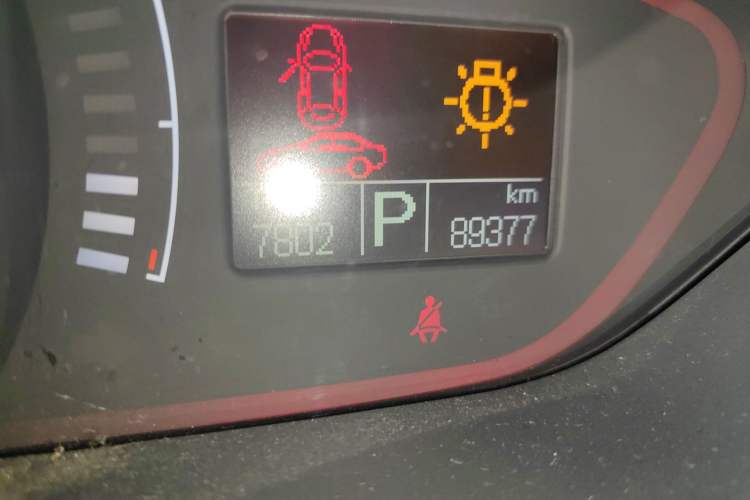 Used Roewe 550 2013 550D 1.8T Automatic Premium Edition Odometer Close Up