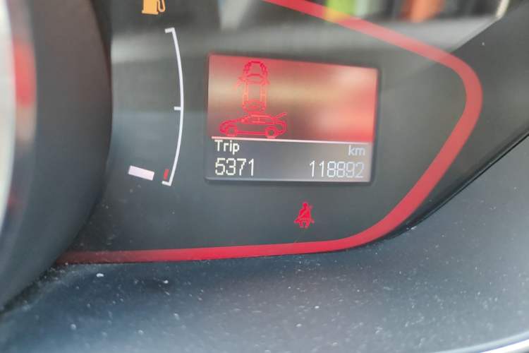 Used Roewe 550 2013 550S 1.8L Manual Qiyi Edition Odometer Close Up