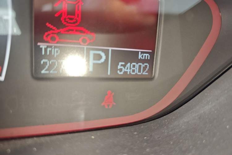 Used Roewe 550 2013 550D 1.8T Automatic Premium Edition Odometer Close Up