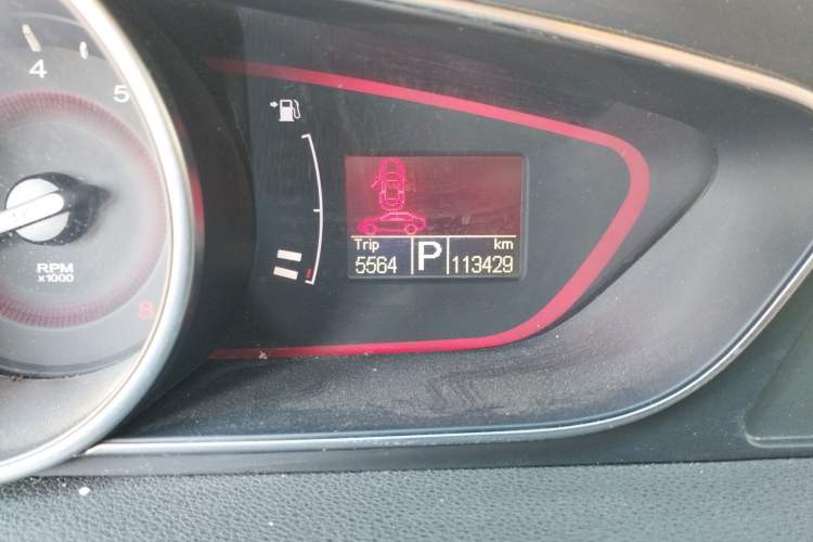 Used Roewe 550 2013 550S 1.8L Automatic Start-Zhen Edition Odometer Close Up