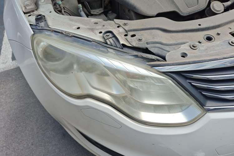 Used Roewe 550 2013 550D 1.8T Automatic Premium Edition Right Front Headlight