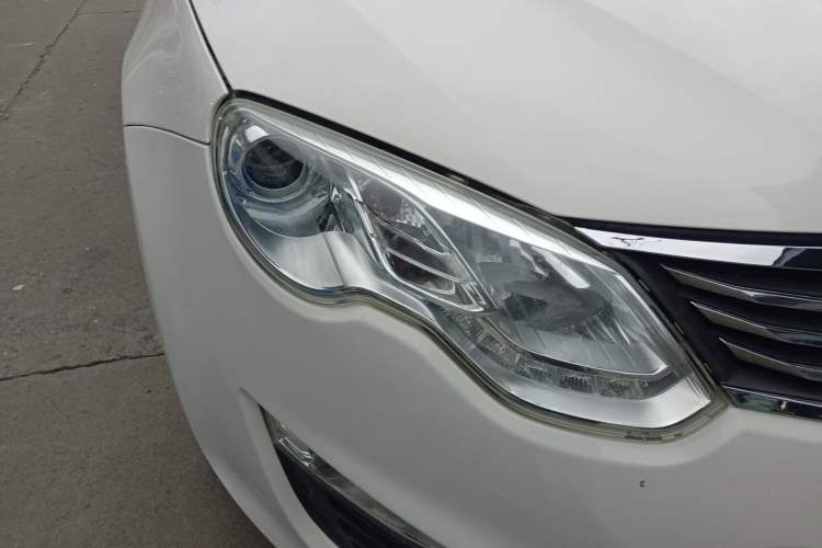 Used Roewe 550 2013 550S 1.8L Automatic Start-Zhen Edition Right Front Headlight