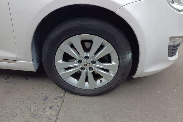 Used Roewe 550 2013 550S 1.8L Automatic Start-Zhen Edition Right Front Wheel Hub