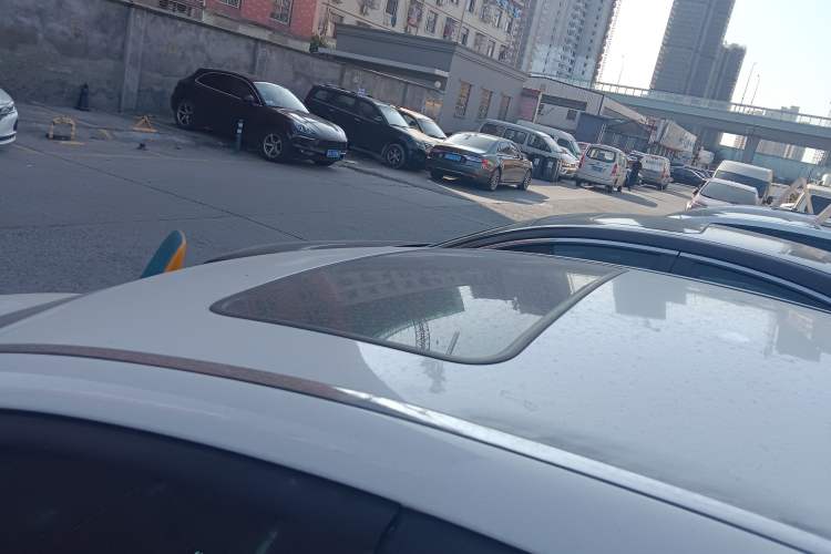 Used Roewe 550 2013 Classic Edition 550 1.8L Automatic Luxury Model Roof