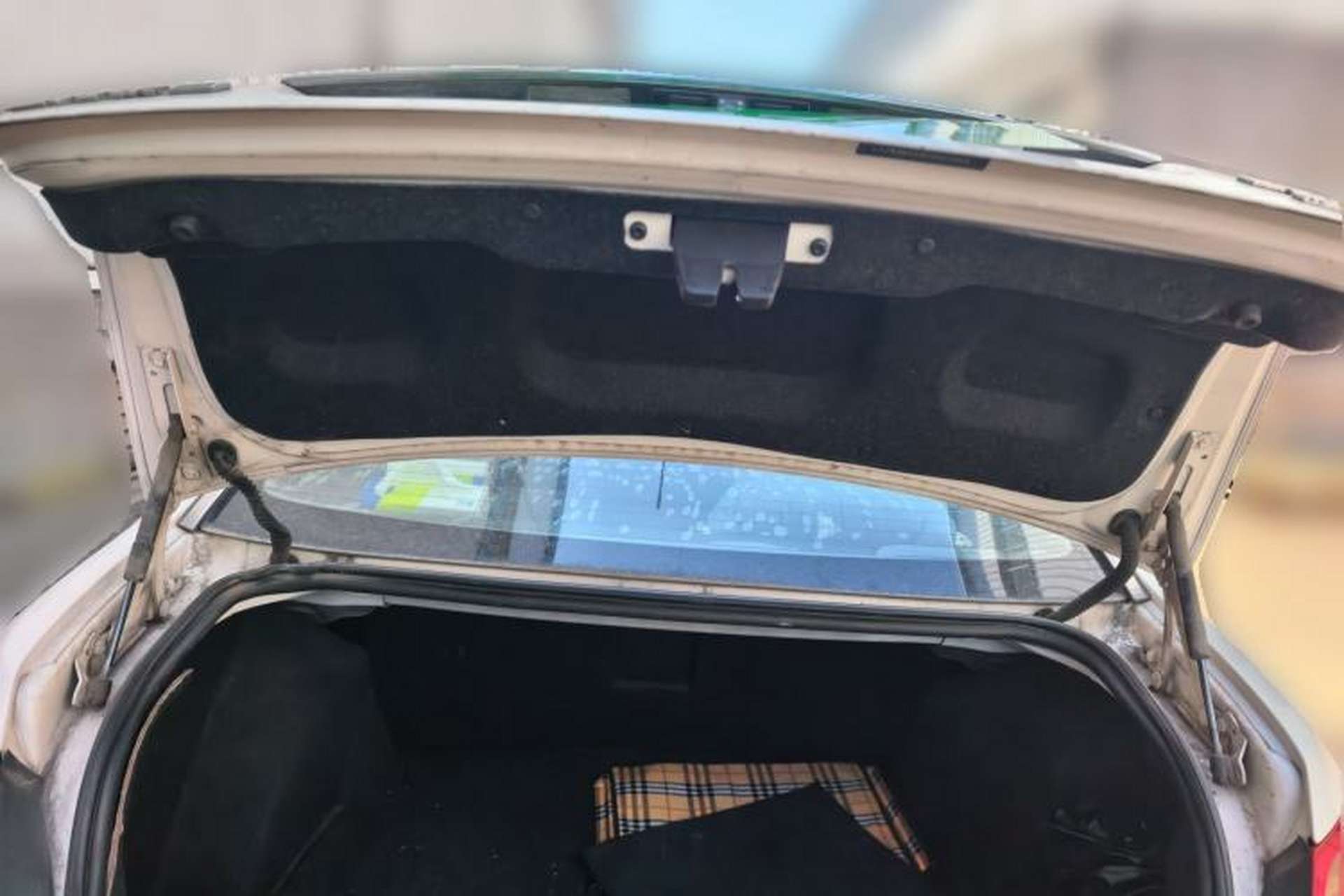 Used Roewe 550 2013 Classic Edition 550 1.8L Automatic Fashion Model Trunk