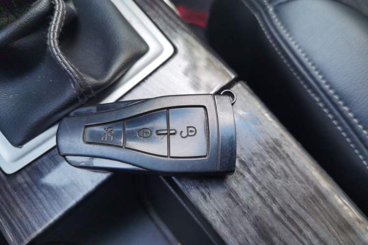 Used Roewe 550 2013 Classic Edition 550 1.8L Manual Fashion Model Vehicle Key