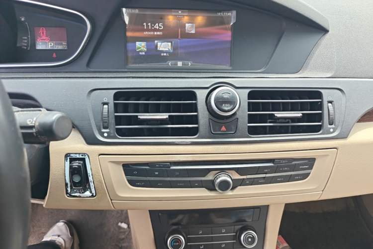 Used Roewe 550 2013 550S 1.8L Automatic Start-Zhen Edition Audio And AC Panel