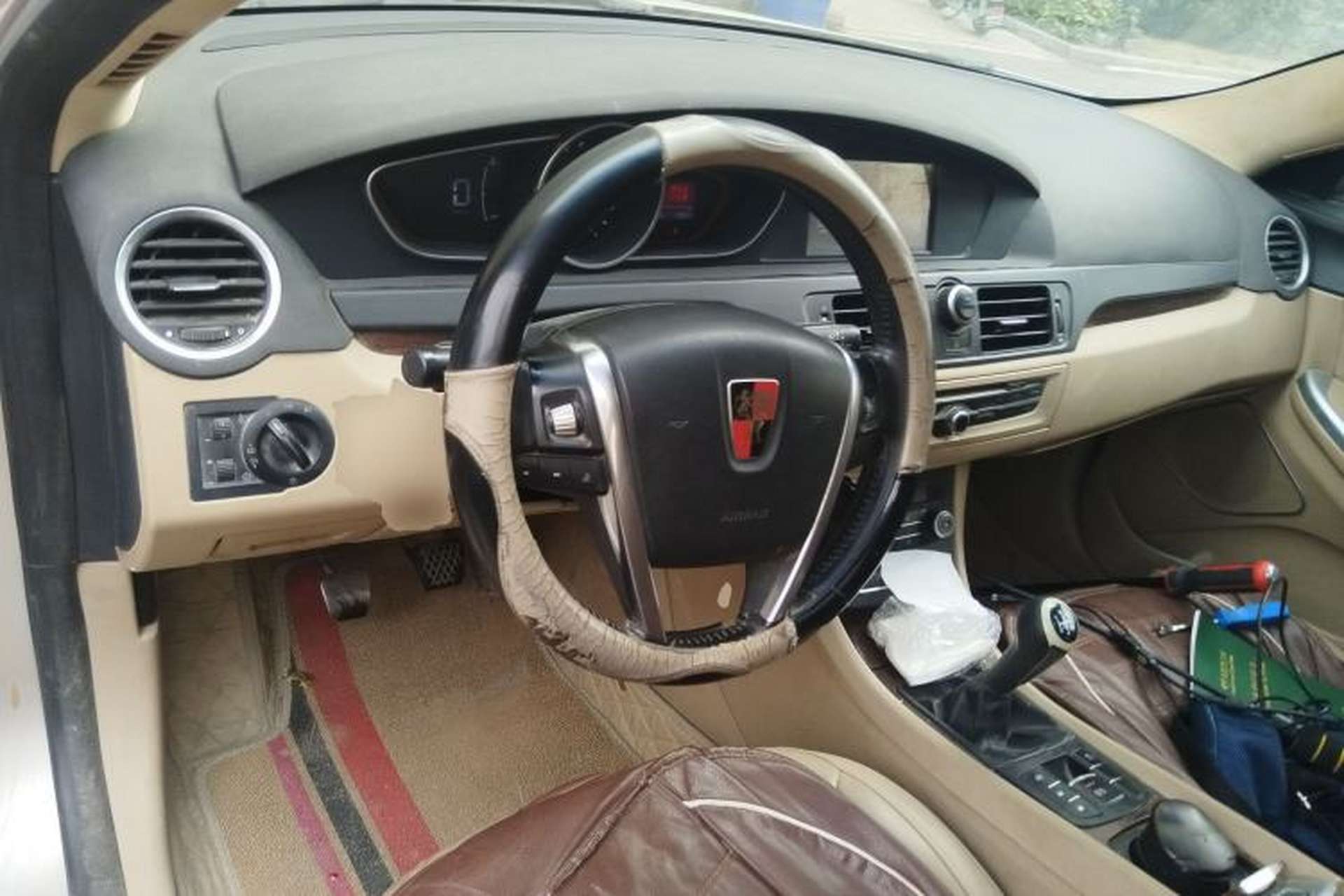 Used Roewe 550 2013 550S 1.8L Manual Qiyi Edition Center Console