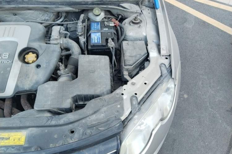 Used Roewe 550 2013 Classic Edition 550 1.8L Manual Fashion Model Engine Bay Left