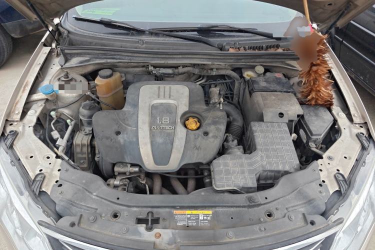 Used Roewe 550 2013 550S 1.8L Automatic Start-Zhen Edition Engine Bay
