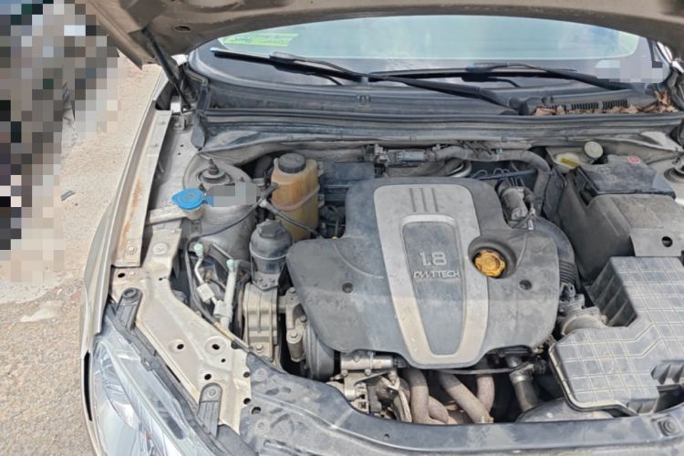 Used Roewe 550 2013 550S 1.8L Automatic Start-Zhen Edition Engine Bay Right