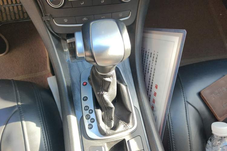 Used Roewe 550 2013 550S 1.8L Automatic Start-Zhen Edition Gear Lever