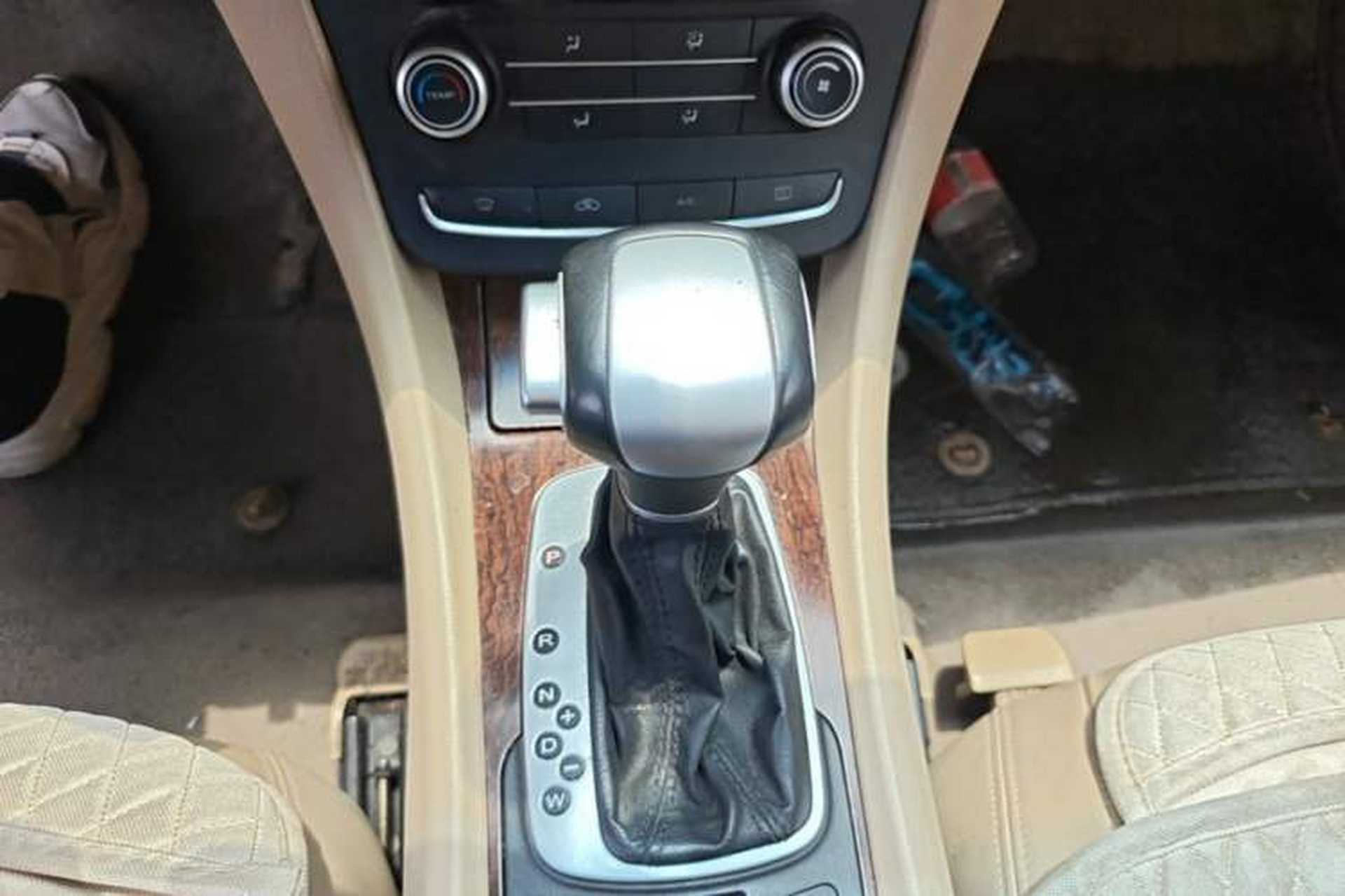Used Roewe 550 2013 550S 1.8L Automatic Start-Zhen Edition Gear Lever