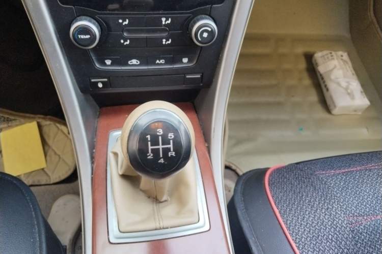 Used Roewe 550 2013 Classic Edition 550 1.8L Manual Fashion Model Gear Lever