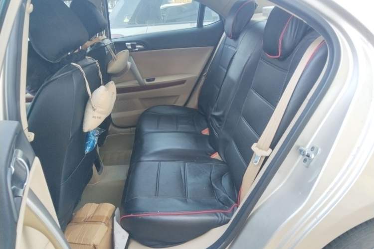 Used Roewe 550 2013 Classic Edition 550 1.8L Manual Fashion Model Left Rear Seat