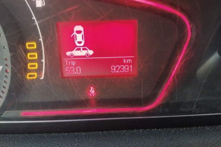 Used Roewe 550 2013 Classic Edition 550 1.8L Manual Fashion Model Odometer Close Up