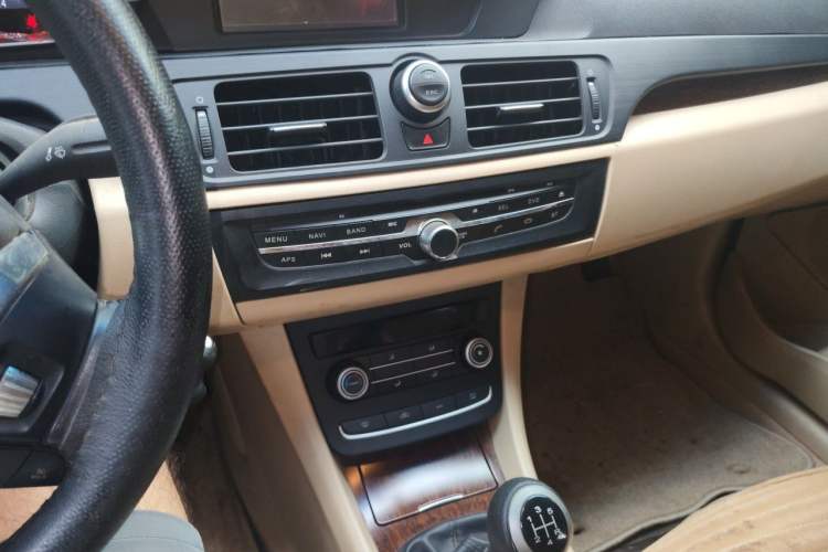 Used Roewe 550 2014 550S 1.8L Manual Smart Selection Model Audio And AC Panel