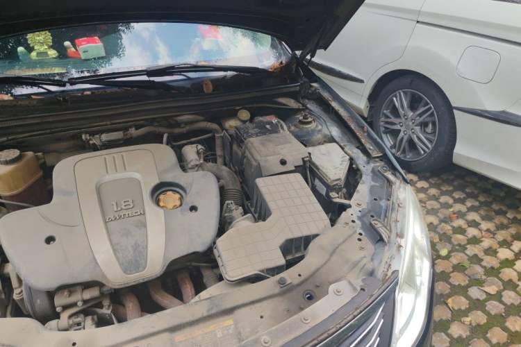 Used Roewe 550 2014 550S 1.8L Manual Smart Selection Model Engine Bay Left