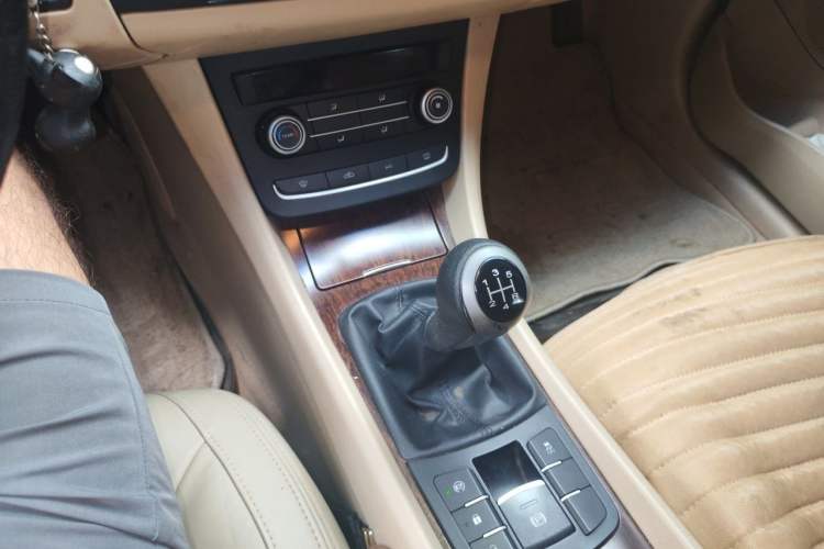 Used Roewe 550 2014 550S 1.8L Manual Smart Selection Model Gear Lever