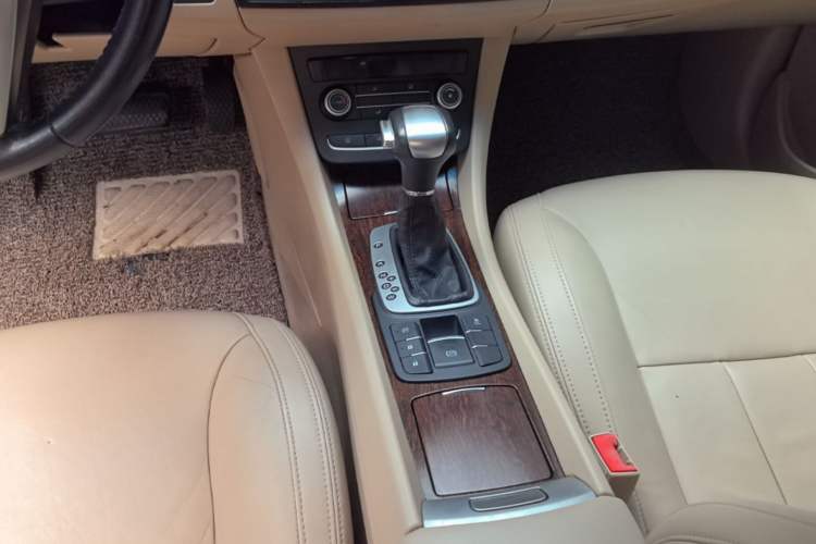 Used Roewe 550 2014 550S 1.8L Automatic Smart Selection Model Gear Lever