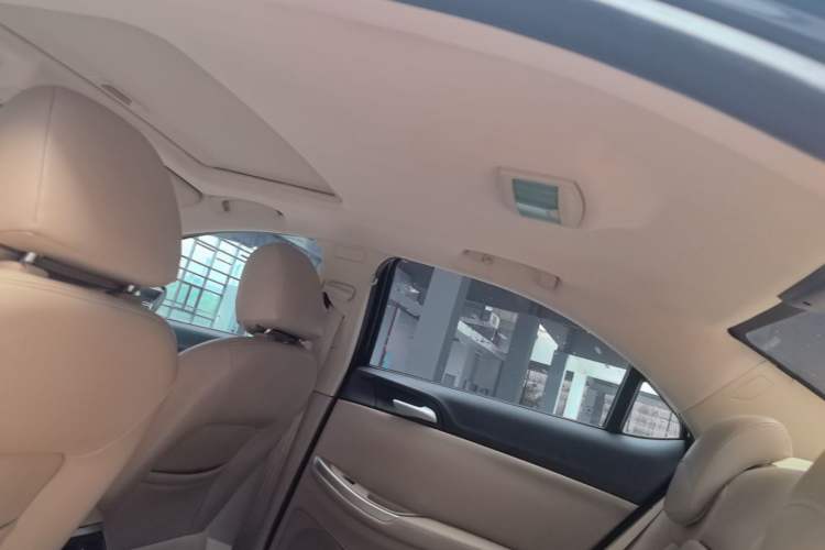 Used Roewe 550 2014 550S 1.8L Automatic Smart Selection Model Headliner