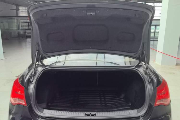 Used Roewe 550 2014 550S 1.8L Automatic Smart Selection Model Trunk