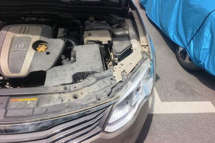 Used Roewe 550 2014 550S 1.8L Automatic Smart Selection Model Engine Bay Left