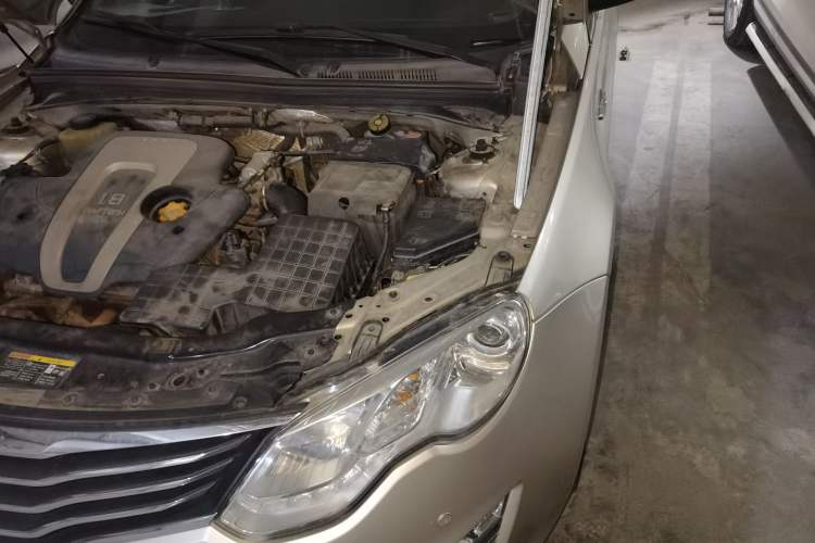 Used Roewe 550 2014 550S 1.8L Automatic Smart Selection Model Engine Bay Left