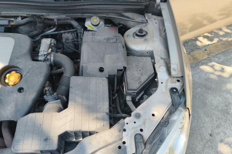 Used Roewe 550 2014 550S 1.8L Automatic Smart Selection Model Engine Bay Left
