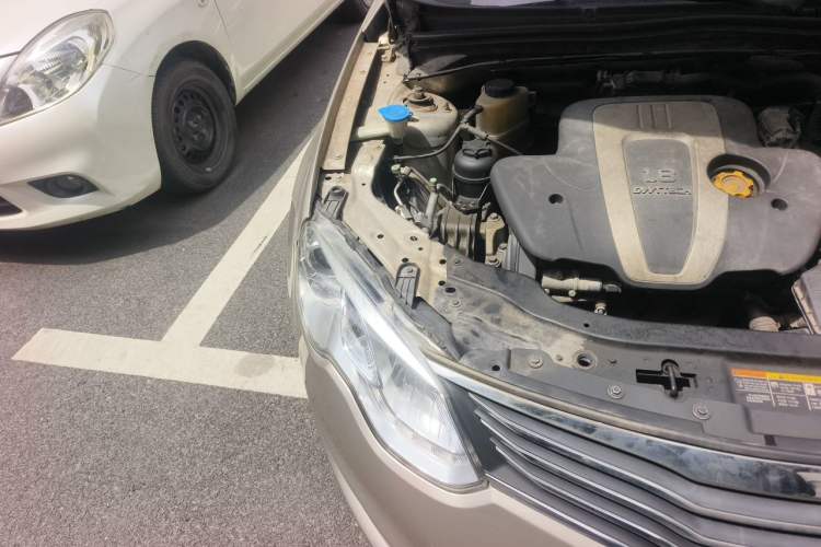 Used Roewe 550 2014 550S 1.8L Automatic Smart Selection Model Engine Bay Right