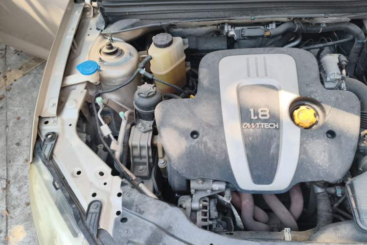 Used Roewe 550 2014 550S 1.8L Automatic Smart Selection Model Engine Bay Right