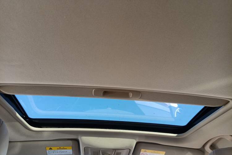 Used Roewe 550 2014 550S 1.8L Automatic Smart Selection Model Headliner