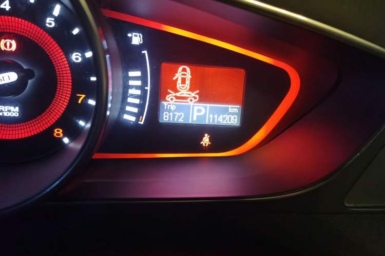 Used Roewe 550 2014 550S 1.8L Automatic Smart Selection Model Odometer Close Up