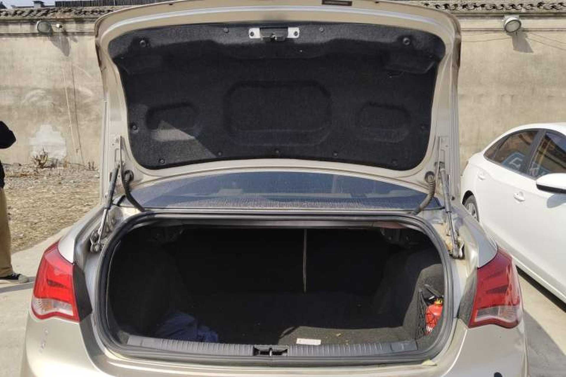 Used Roewe 550 2014 550S 1.8L Automatic Smart Selection Model Trunk