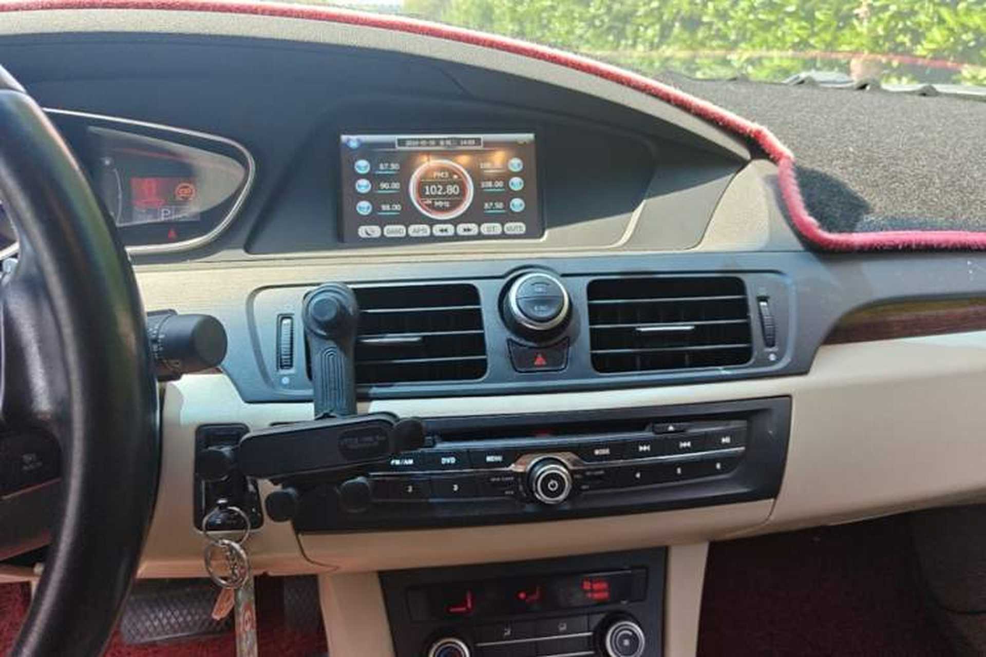 Used Roewe 550 2014 550S 1.8L Automatic Smart Selection Model Audio And AC Panel