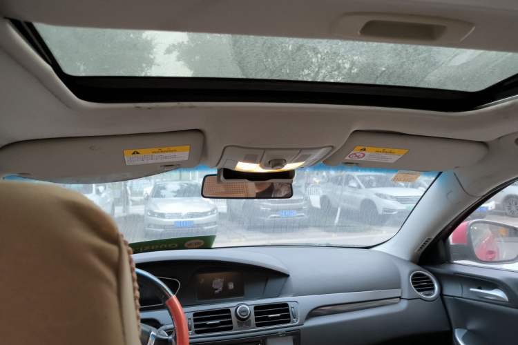 Used Roewe 550 2014 550S 1.8L Automatic Smart Selection Model Headliner