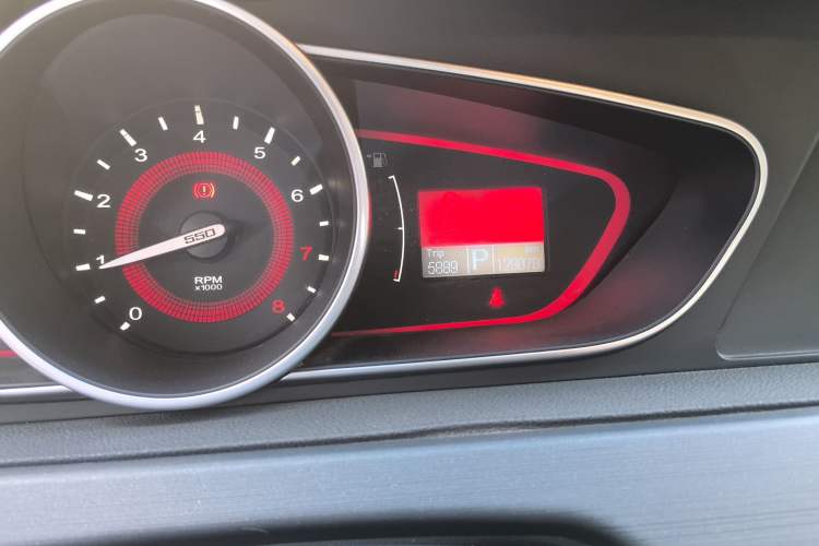 Used Roewe 550 2014 550S 1.8L Automatic Smart Selection Model Odometer Close Up