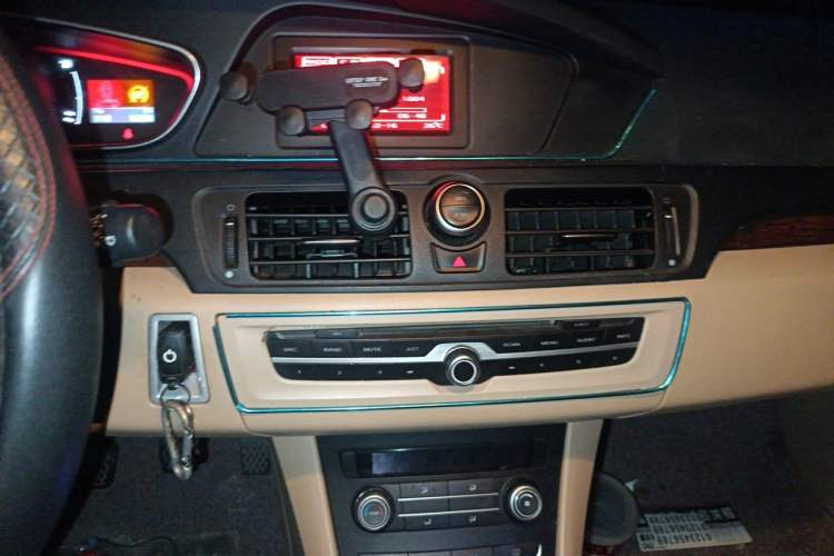 Used Roewe 550 2014 550S 1.8L Manual Smart Selection Model Audio And AC Panel