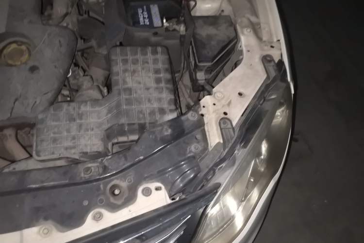 Used Roewe 550 2014 550S 1.8L Manual Smart Selection Model Engine Bay Left