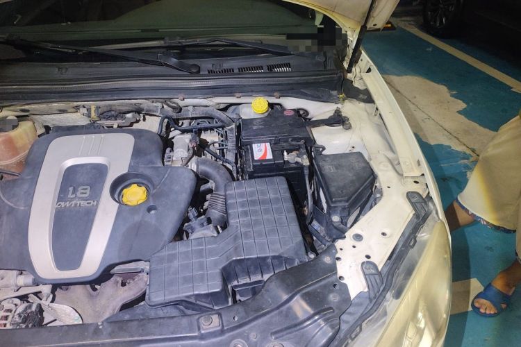 Used Roewe 550 2014 550S 1.8L Automatic Smart Selection Model Engine Bay Left