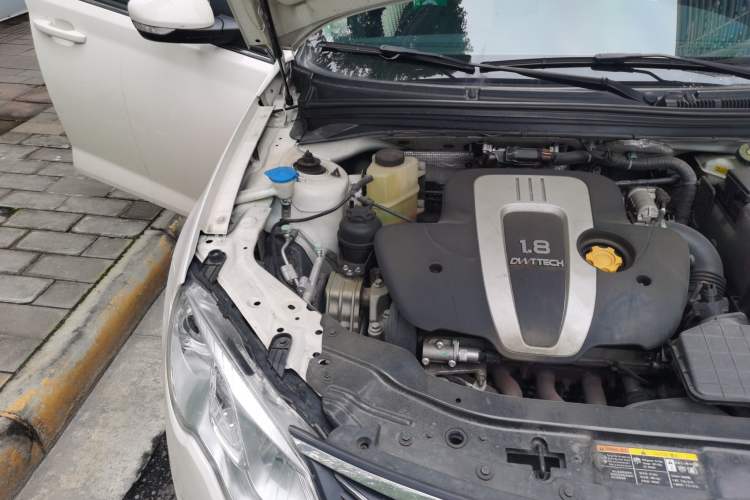 Used Roewe 550 2014 550S 1.8L Automatic Smart Selection Model Engine Bay Right