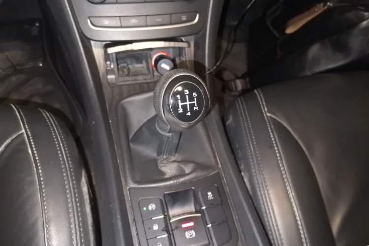 Used Roewe 550 2014 550S 1.8L Manual Smart Selection Model Gear Lever